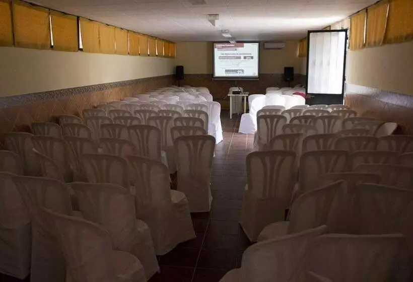 Hotelli Bungalows Rafting Benamejí