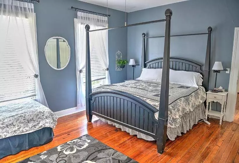 Open Gates Bed & Breakfast