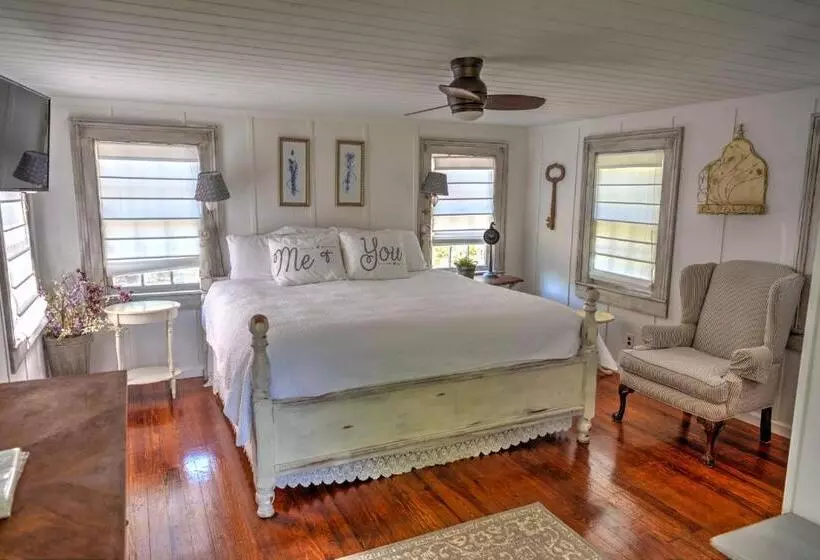 Open Gates Bed & Breakfast