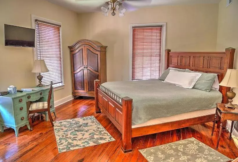 Open Gates Bed & Breakfast