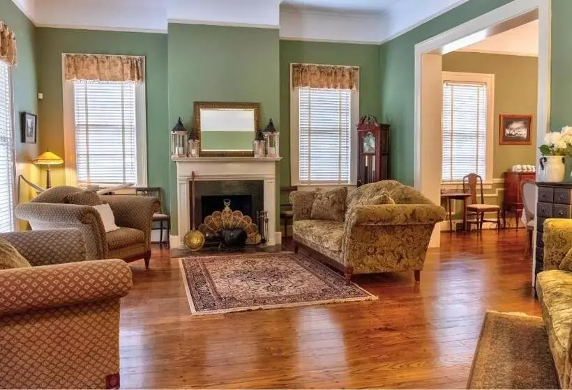 Open Gates Bed & Breakfast