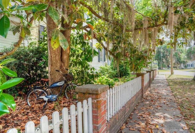 Open Gates Bed & Breakfast