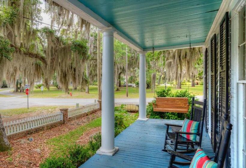 Open Gates Bed & Breakfast