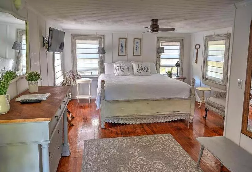 Open Gates Bed & Breakfast