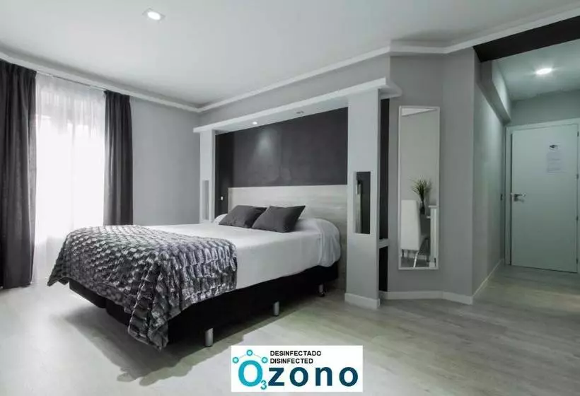 پانسیون Hostal Overnight Madrid