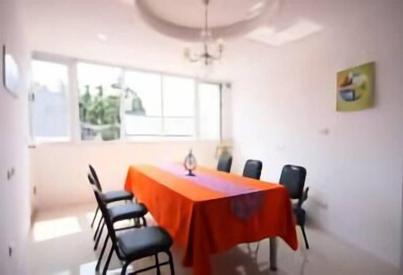 پانسیون Sun Moon Lake Yue Retreat