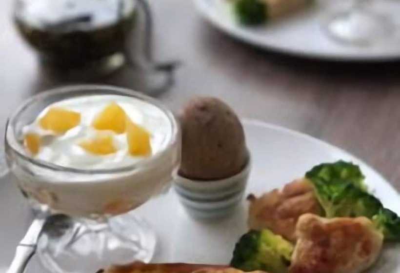 پانسیون Sun Moon Lake Yue Retreat