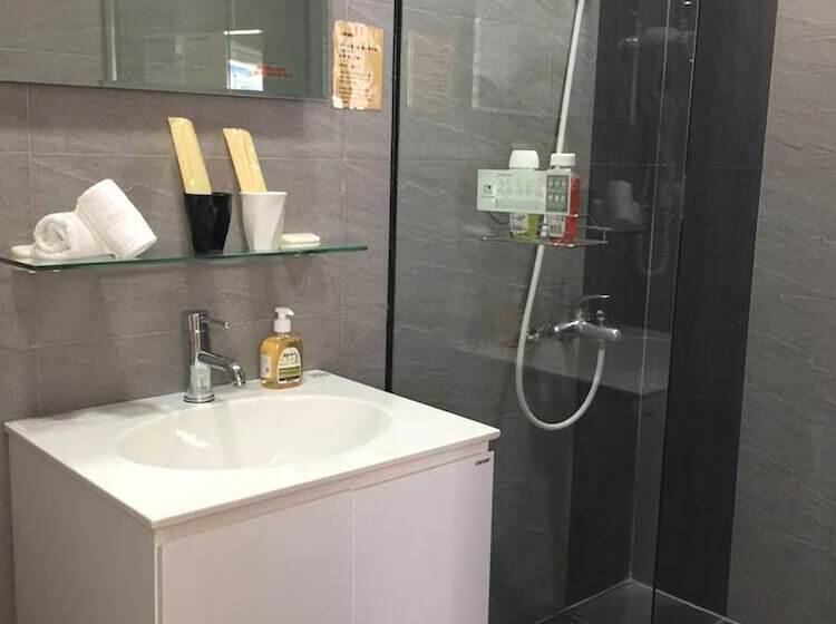 پانسیون Sun Moon Lake Yue Retreat