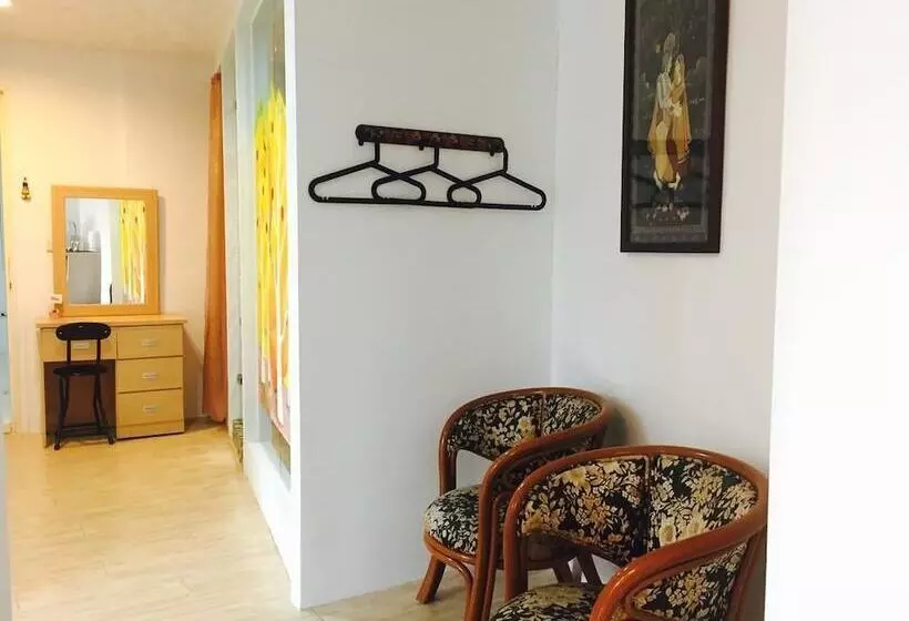 پانسیون Sun Moon Lake Yue Retreat