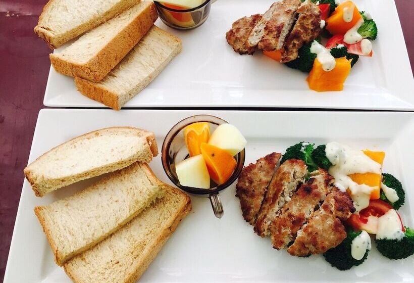 پانسیون Sun Moon Lake Yue Retreat