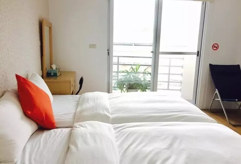 پانسیون Sun Moon Lake Yue Retreat