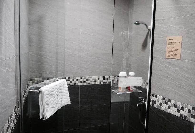 پانسیون Sun Moon Lake Yue Retreat