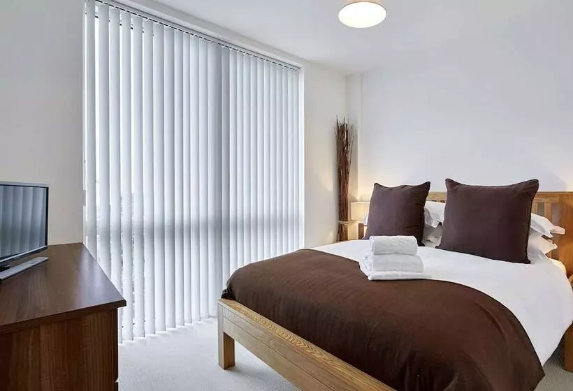 Skyline Plaza By Viridian Apartments