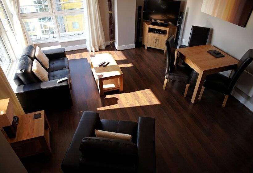 Skyline Plaza By Viridian Apartments