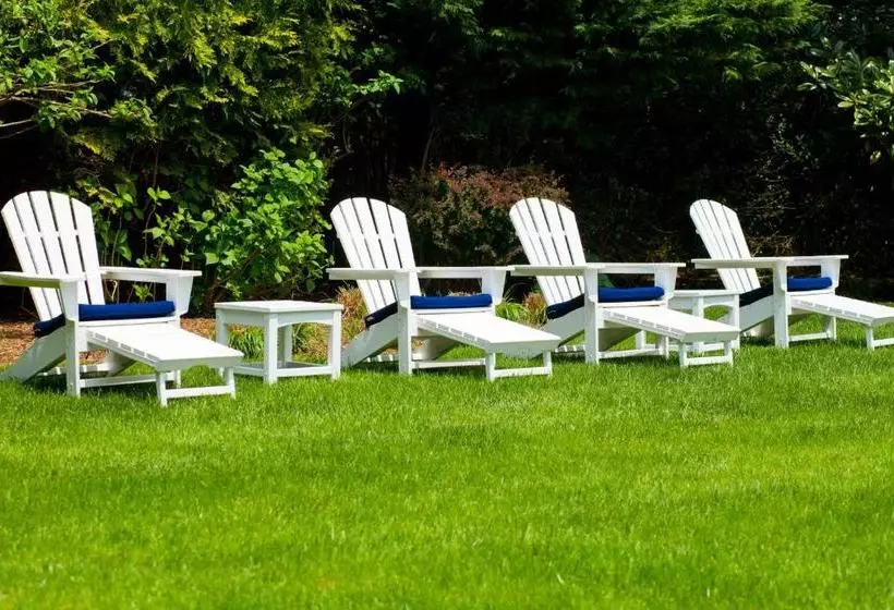 Southampton Village Motel