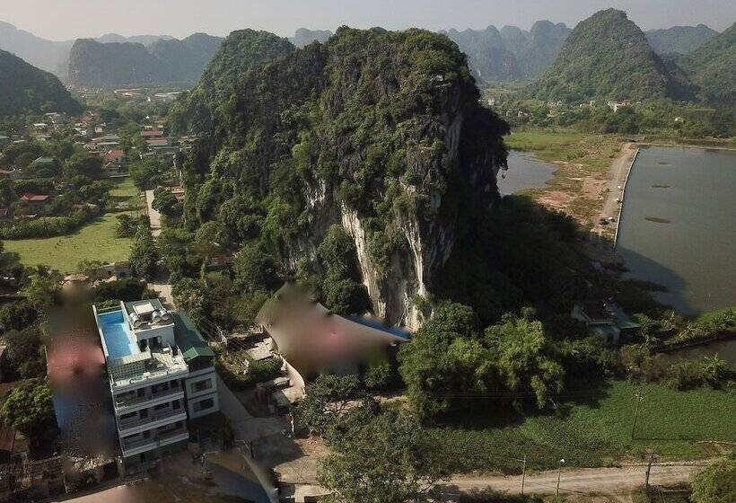 هتل Limestone View Homestay