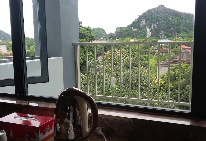 هتل Limestone View Homestay