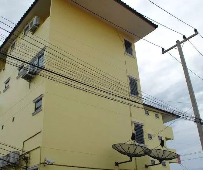 هتل Nuttasit Apartment