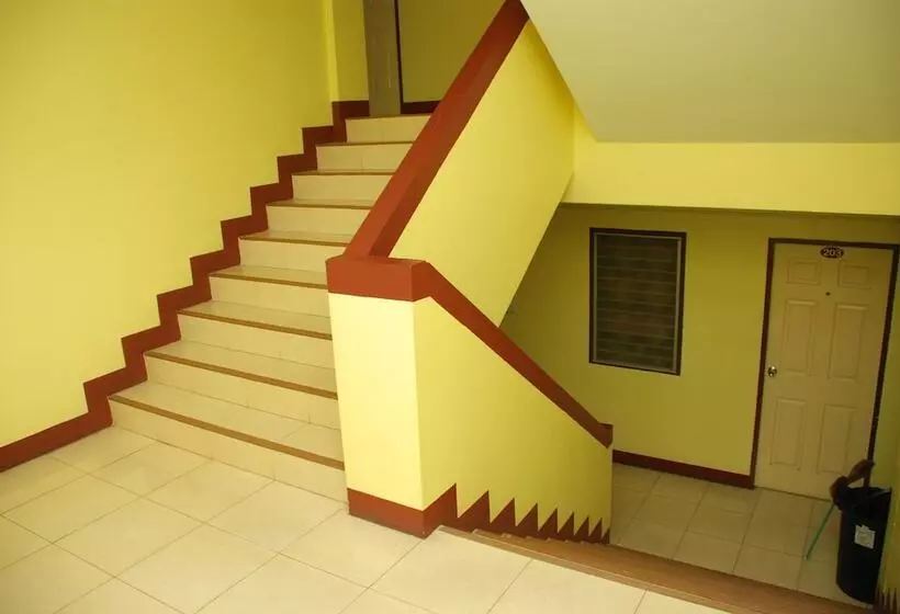 هتل Nuttasit Apartment