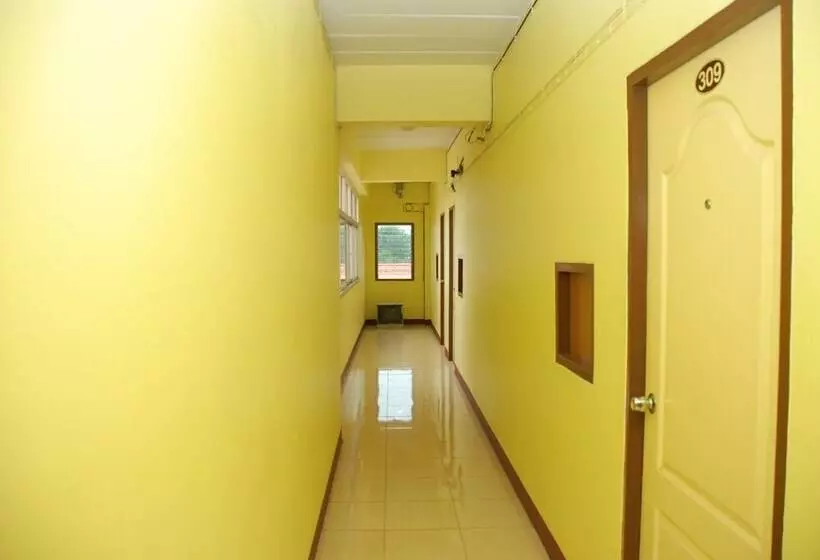 هتل Nuttasit Apartment