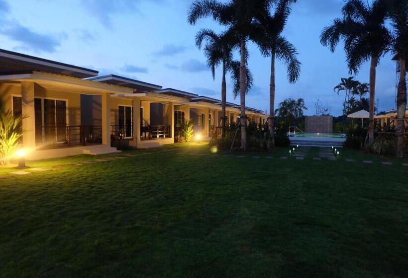 هتل The Oasis Khaolak Resort Sha Plus