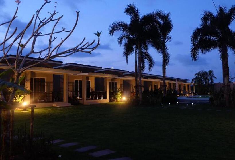 هتل The Oasis Khaolak Resort Sha Plus