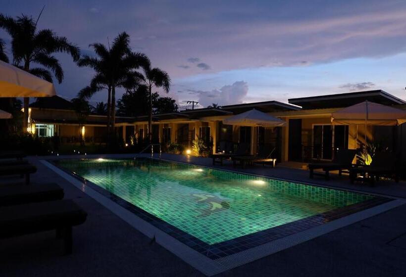 هتل The Oasis Khaolak Resort Sha Plus