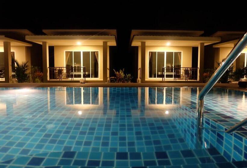 هتل The Oasis Khaolak Resort Sha Plus