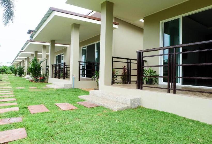 هتل The Oasis Khaolak Resort Sha Plus