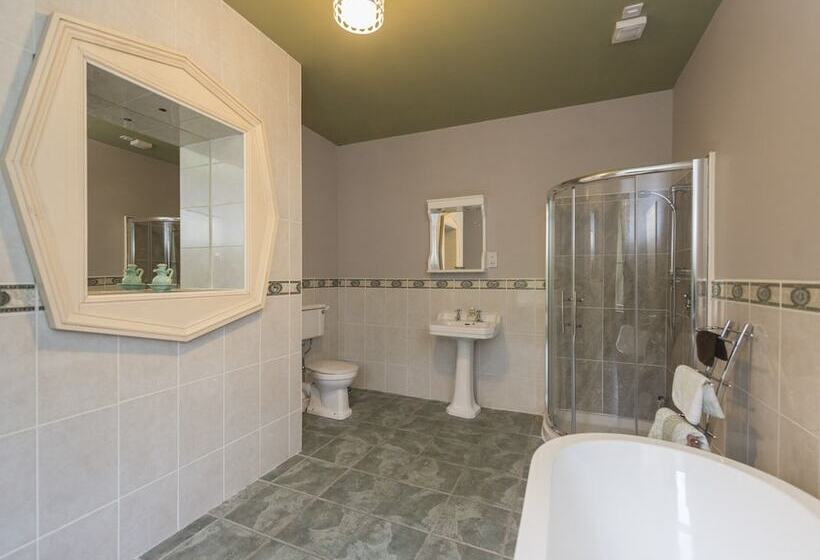 Пансион Banoge House