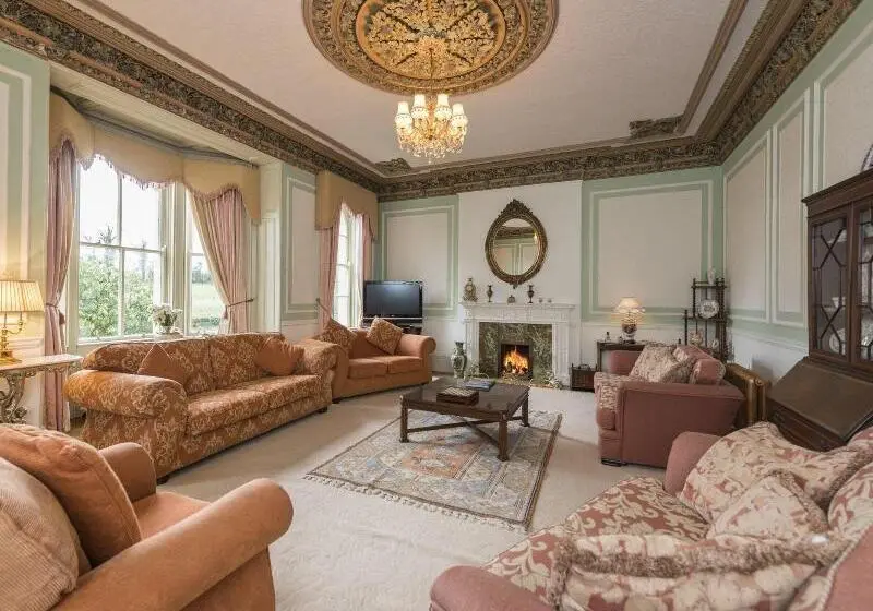 پانسیون Banoge House