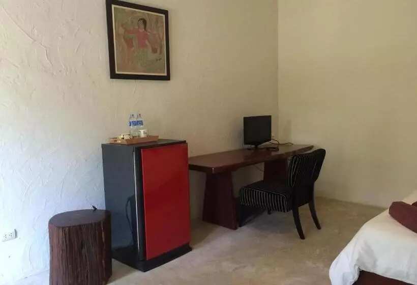 Majatalo Fern House Retreat