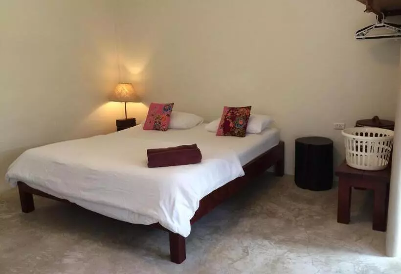 Majatalo Fern House Retreat