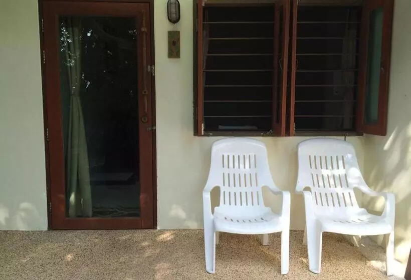 Majatalo Fern House Retreat