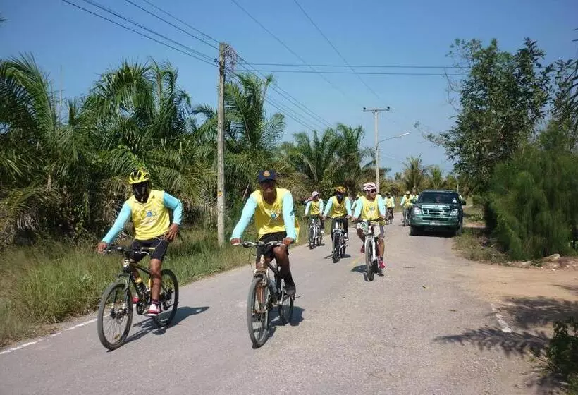 Majatalo Maneemudjalin Resorts Farm Stay