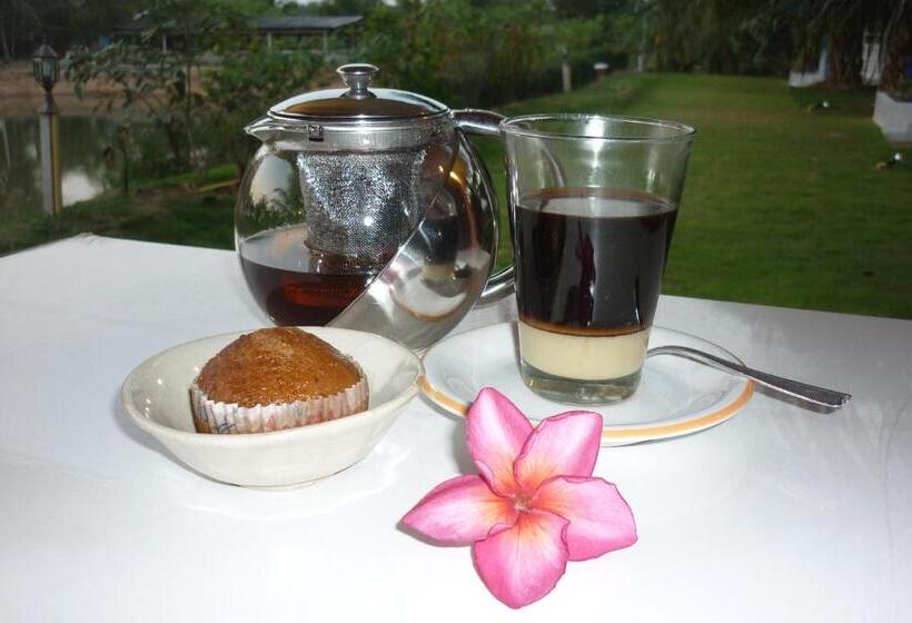 پانسیون Maneemudjalin Resorts Farm Stay