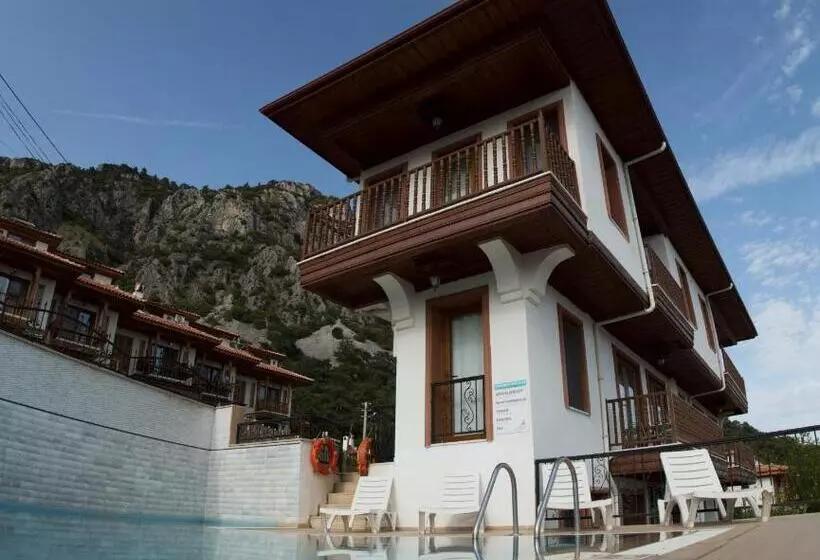 Portofino Apartments