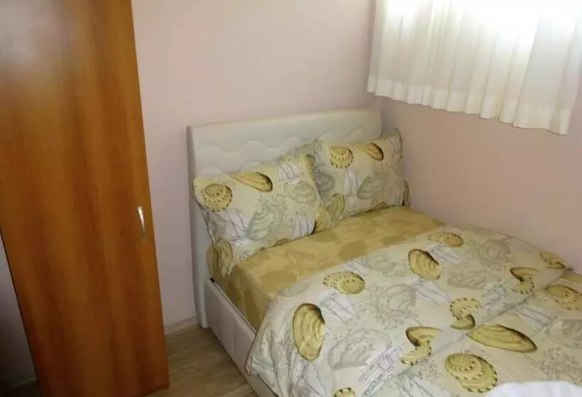 Avrasya Hostel