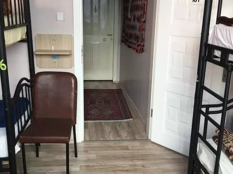 Avrasya Hostel