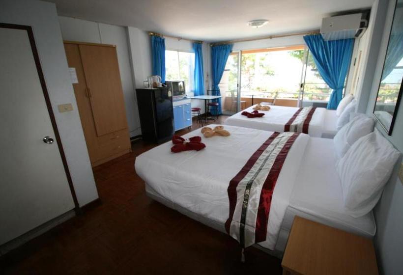 Beachfront Hotel Cha Am