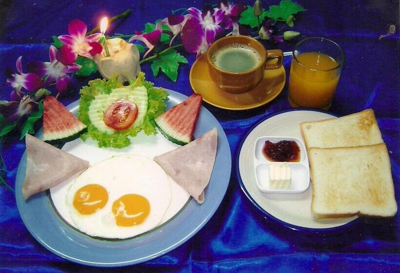 Beachfront Hotel Cha Am