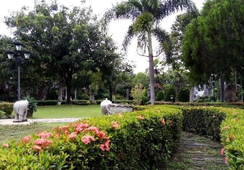 Hotel Had Ban Din Resort