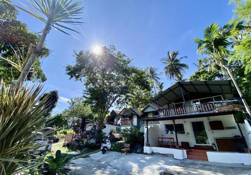 בית מלון כפרי Majestic Sea View Resort