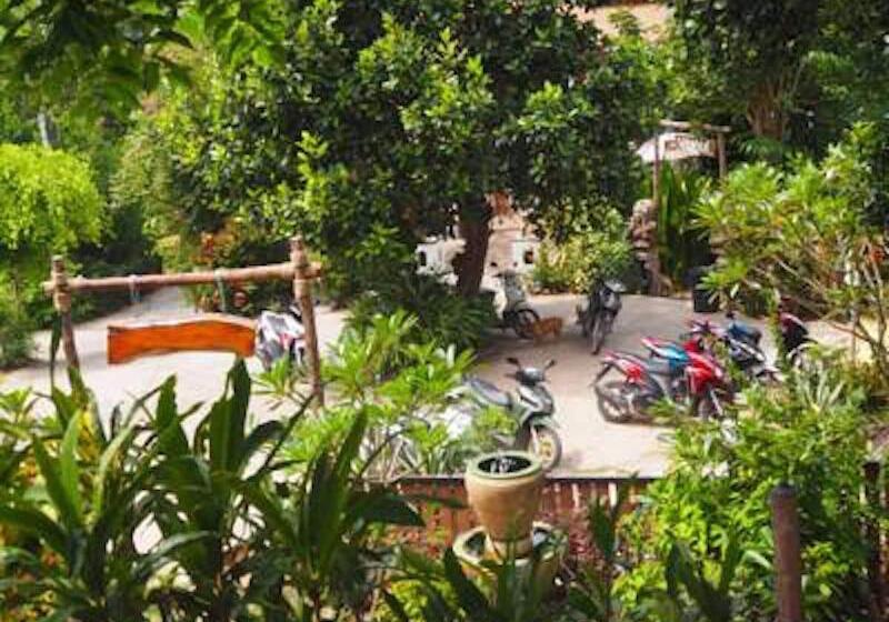 בית מלון כפרי Majestic Sea View Resort