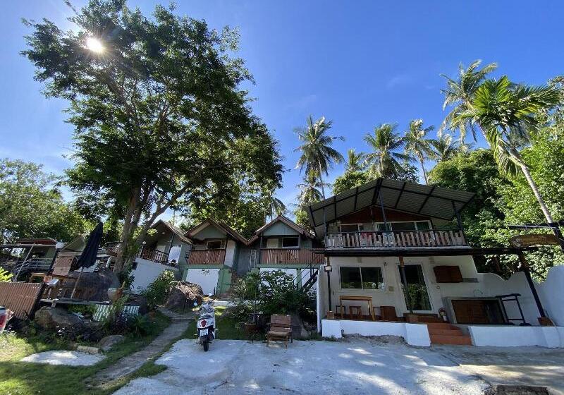 בית מלון כפרי Majestic Sea View Resort