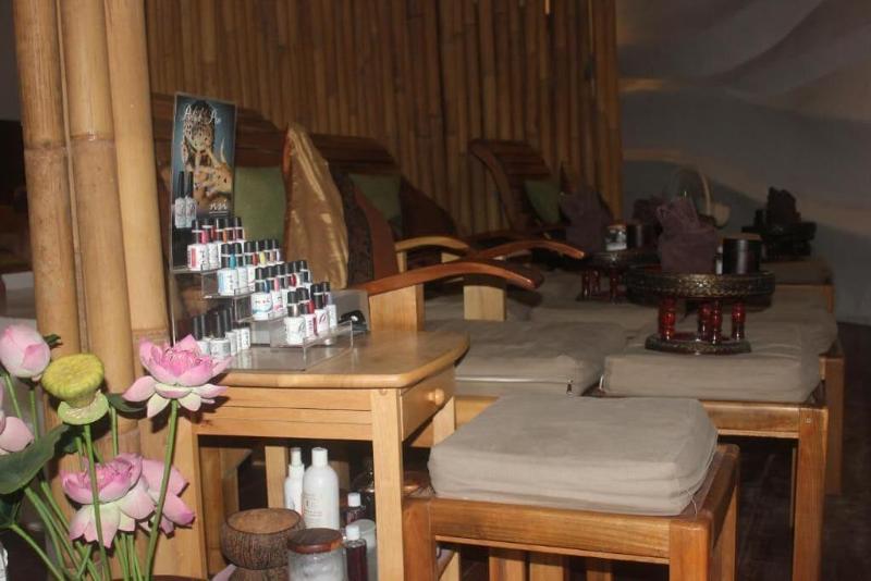 בית מלון כפרי Majestic Sea View Resort