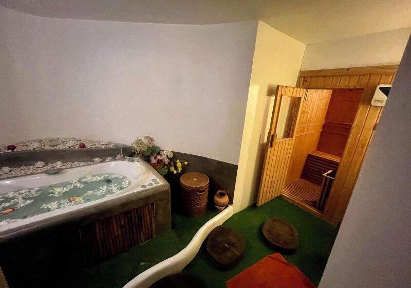 בית מלון כפרי Majestic Sea View Resort