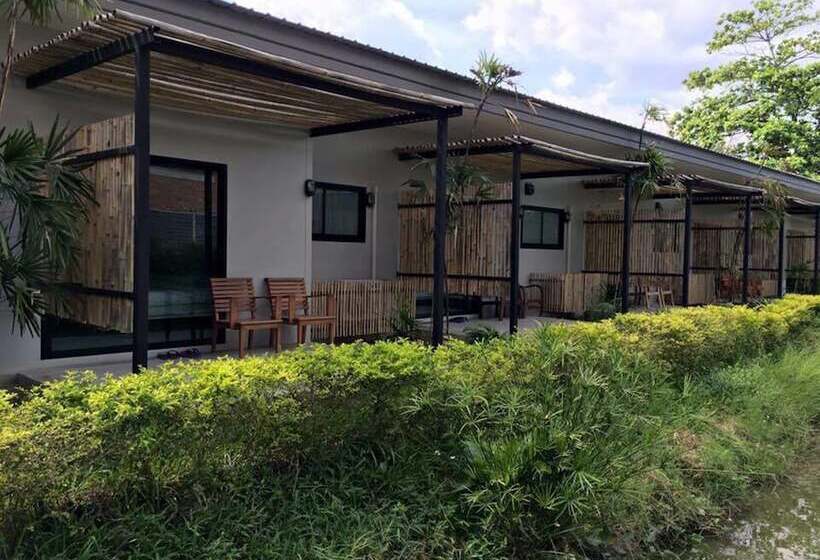 בית מלון כפרי Sabye D Resort At Surat