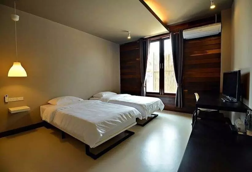 هتل Sabye D Resort At Surat