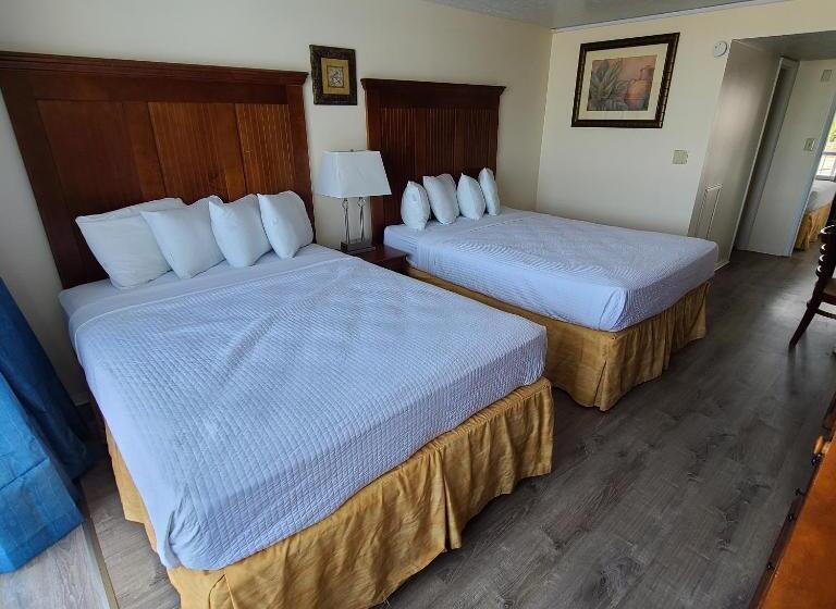 מוטל Oceanfront Twilight Surf